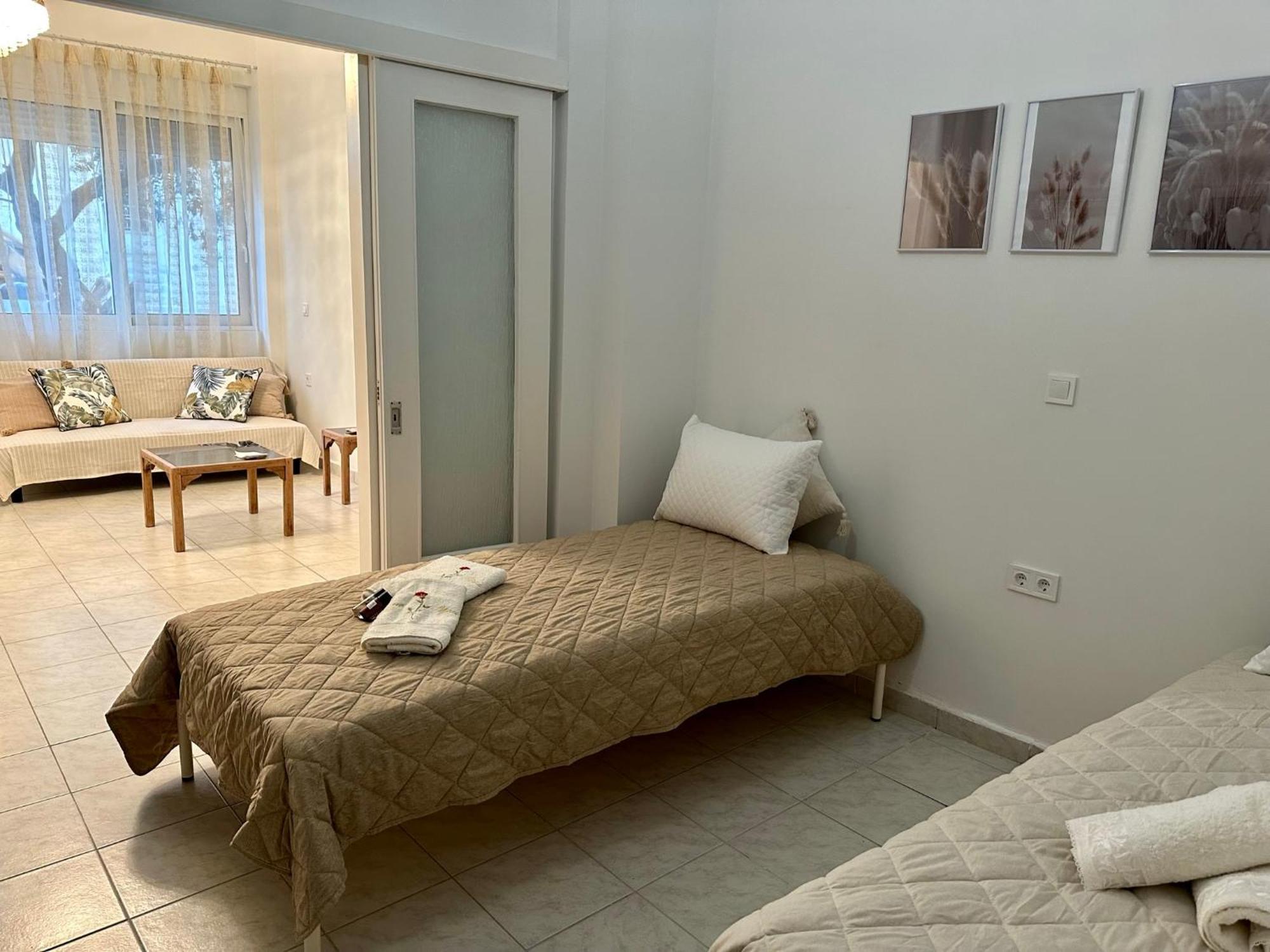 Piraiki Coastal Apartment *